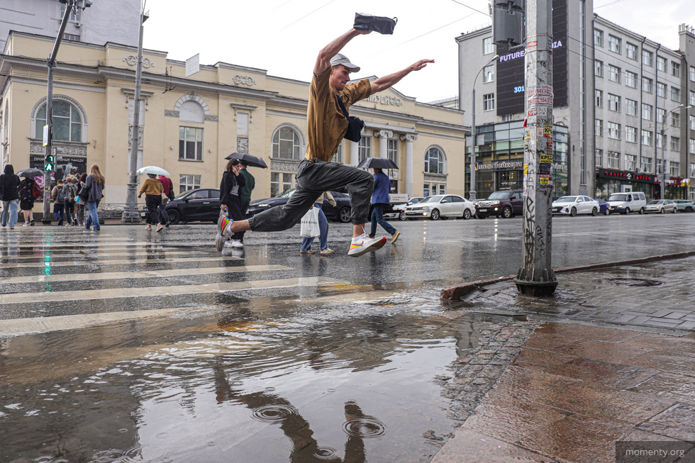 На&nbsp;Екатеринбург обрушились тропические ливни: город ушел под воду