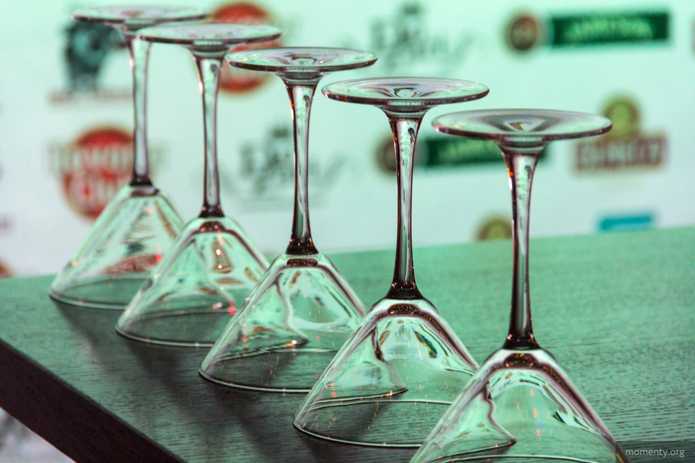 Ресторанам запретили наливать гостям алкоголь в качестве комплимента Ресторанам запретили наливать гостям алкоголь в качестве комплимента