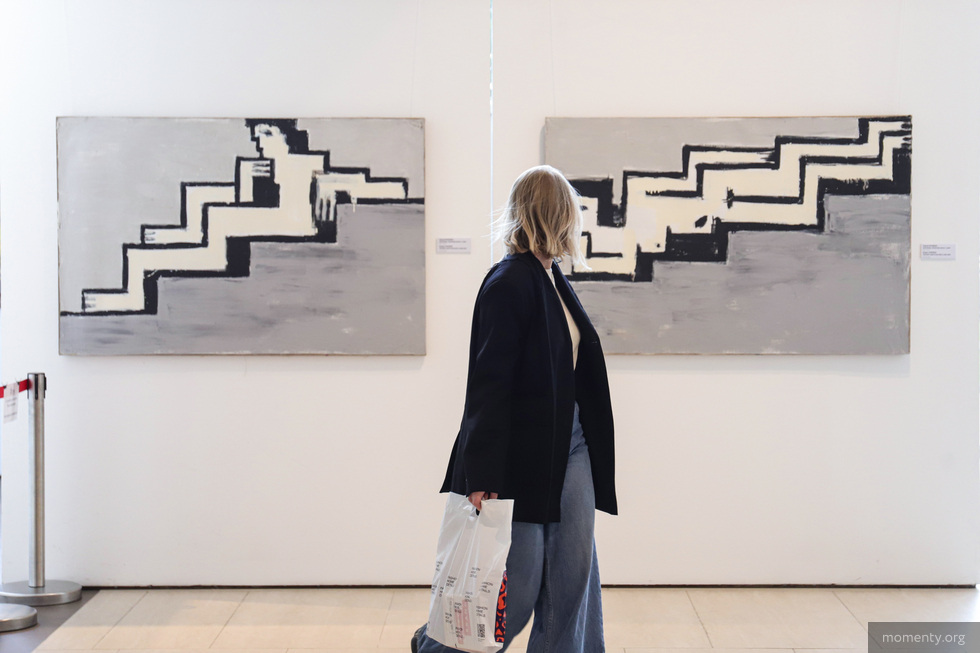 Ступенчатый мир победил: в Екатеринбурге открылась выставка всемирно известного художника Ступенчатый мир победил: в Екатеринбурге открылась выставка всемирно известного художника