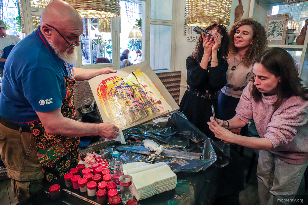 Картины, вызывающие жажду: уральские художники поборются за чувства гурманов Картины, вызывающие жажду: уральские художники поборются за чувства гурманов