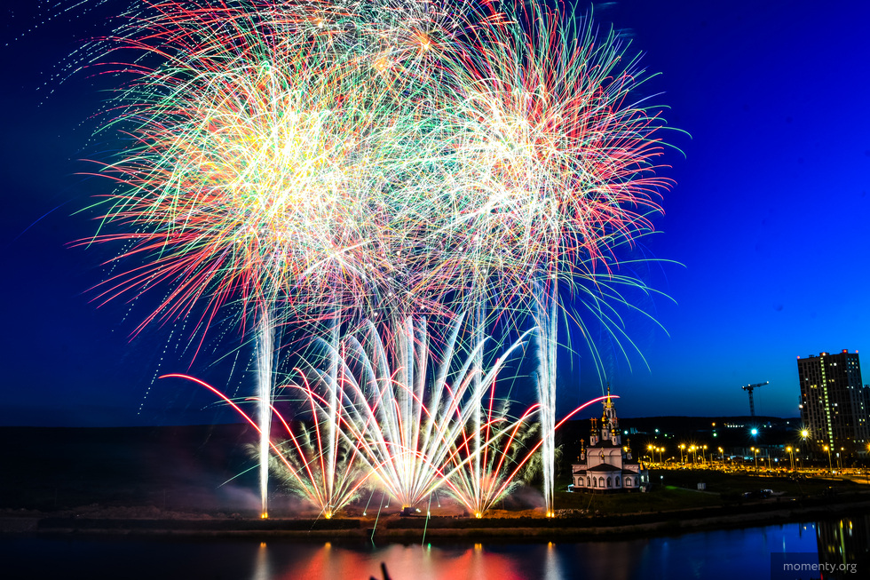 В Екатеринбурге запустят второй салют в честь Дня города В Екатеринбурге запустят второй салют в честь Дня города