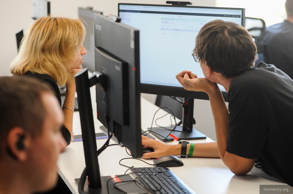 Модно быть айтишником: как подростки зарабатывают больше родителей