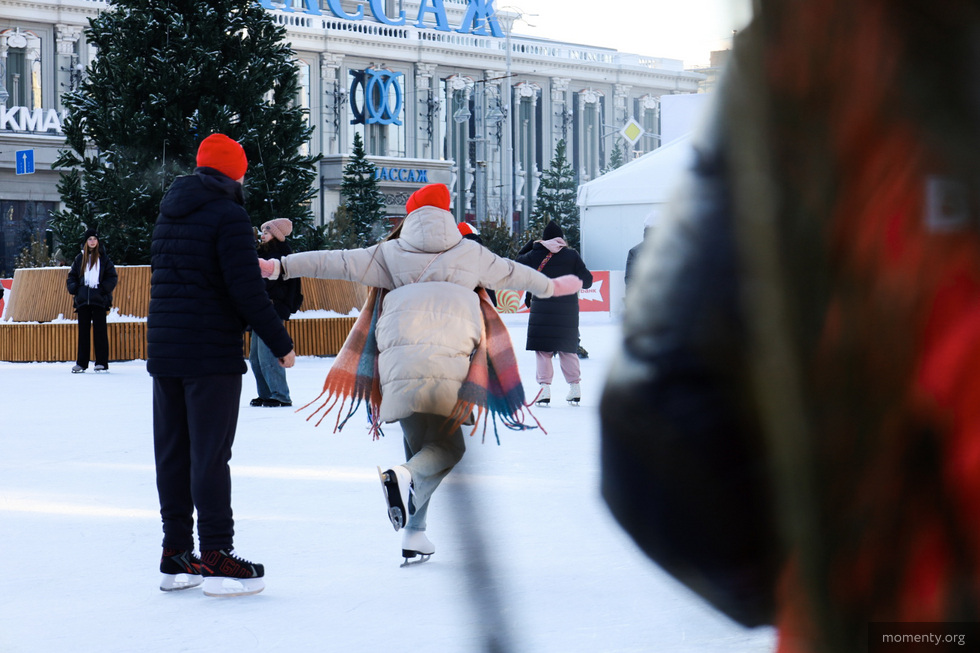 Каток на&nbsp;Площади 1905 года начал таять