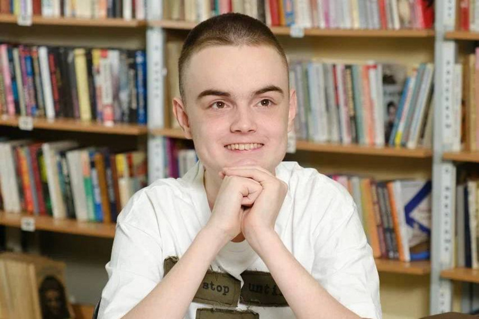 Незрячий диджей из Верхней Пышмы заставил танцевать московский бар Незрячий диджей из Верхней Пышмы заставил танцевать московский бар