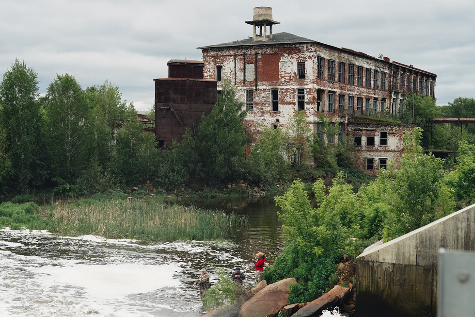 Популяризаторы заброшек подарят новую жизнь селу в Свердловской области Популяризаторы заброшек подарят новую жизнь селу в Свердловской области