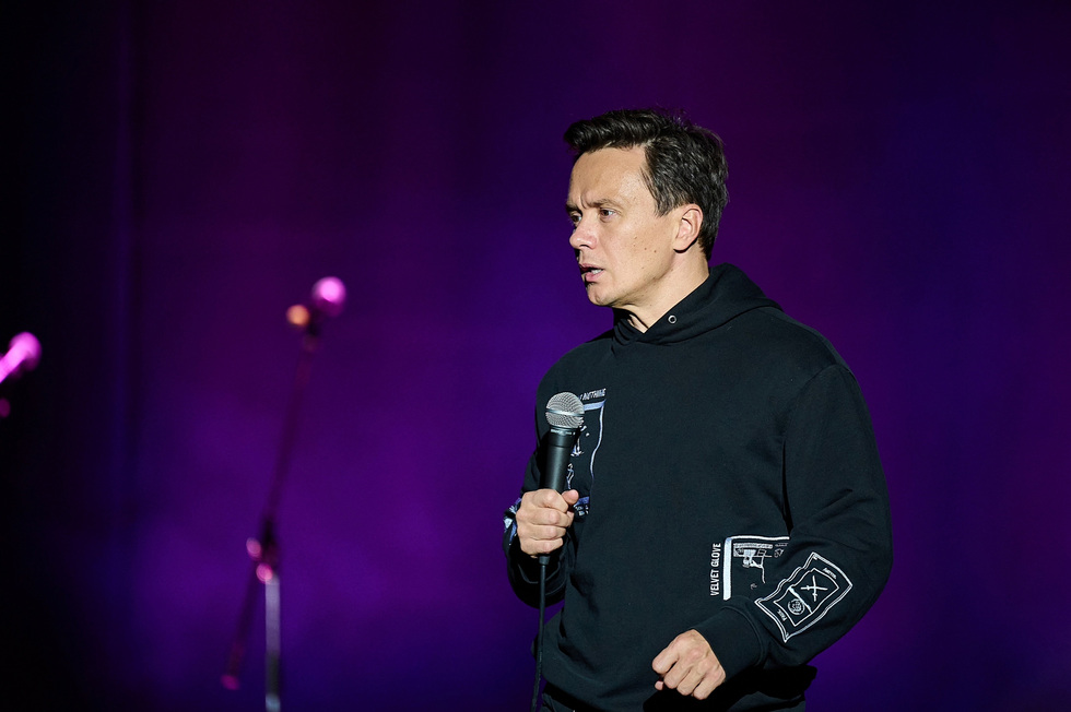 Комик Илья Соболев лег под каблук уральской блогерши Комик Илья Соболев лег под каблук уральской блогерши