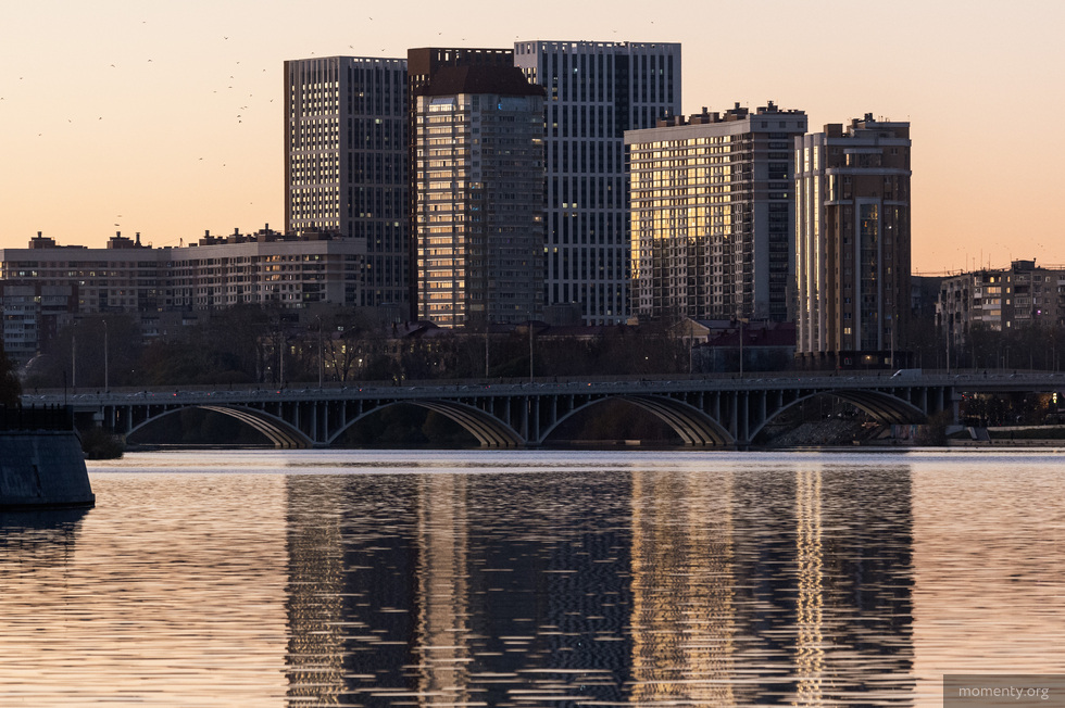 Макаровский мост в Екатеринбурге украсит лазерное шоу Макаровский мост в Екатеринбурге украсит лазерное шоу