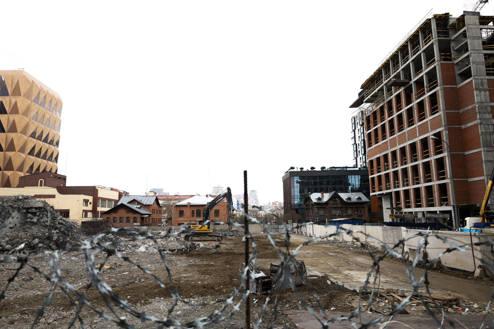 В&nbsp;Екатеринбурге окончательно демонтировали миллиардный недострой