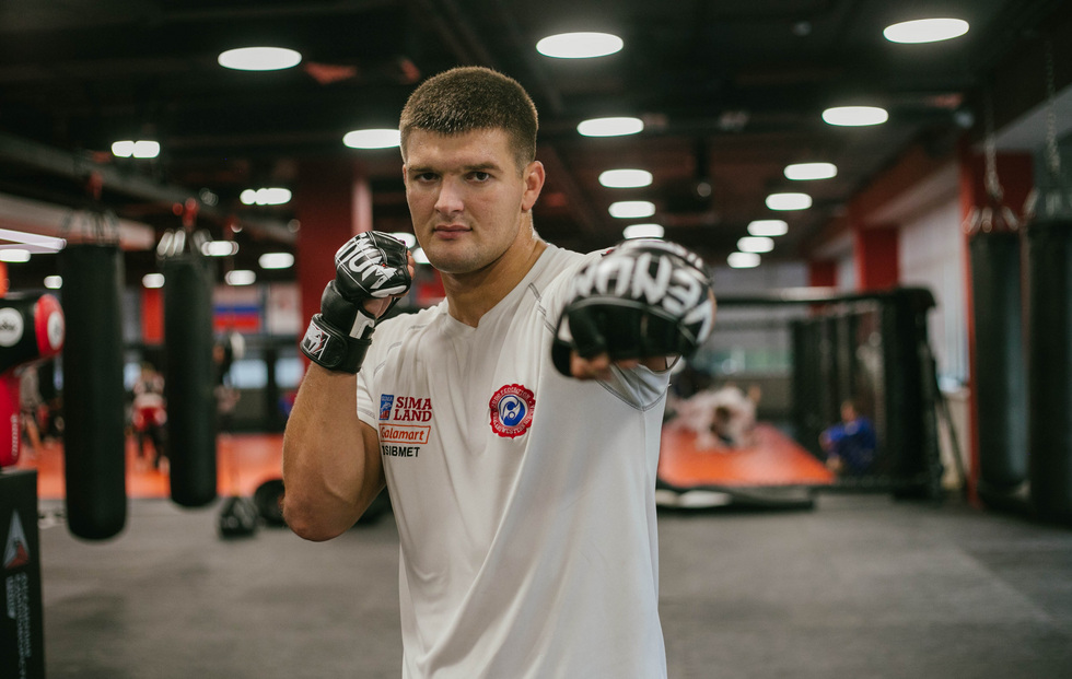 Уральский боец прошел в полуфинал шоу «Титаны» Уральский боец прошел в полуфинал шоу «Титаны»