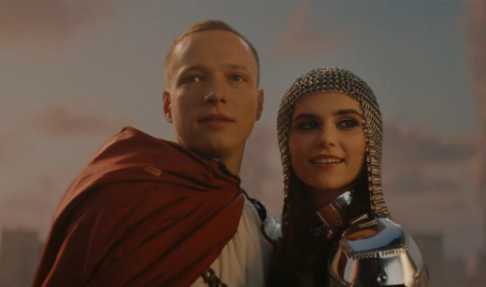 Звезды «Ландышей» и «Папиных дочек» снялись в клипе Леши Свика Звезды «Ландышей» и «Папиных дочек» снялись в клипе Леши Свика