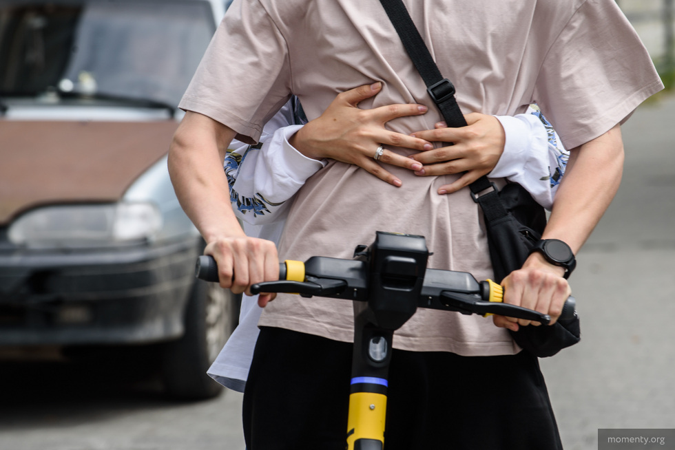 Самокатчиков начнут проверять через «Госуслуги» Самокатчиков начнут проверять через «Госуслуги»