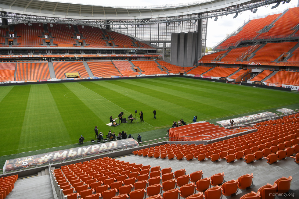 Один из самых больших стадионов Екатеринбурга открыли для пробежек Один из самых больших стадионов Екатеринбурга открыли для пробежек