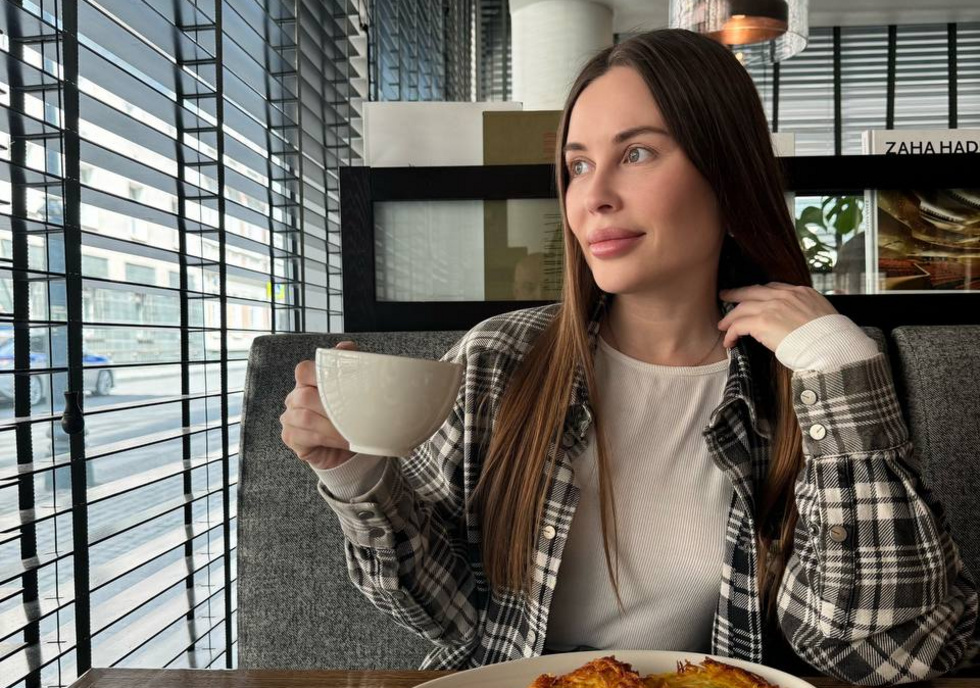 Экс-звезда «Уральских пельменей» раскрыла секрет стройности Экс-звезда «Уральских пельменей» раскрыла секрет стройности