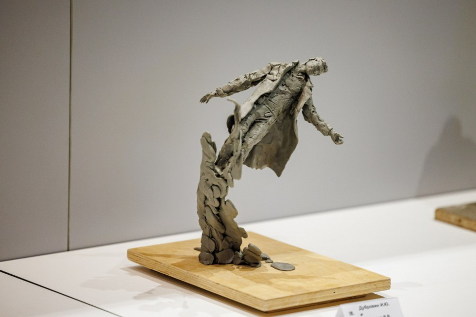 «Парящий» Борис Рыжий украсит сквер в Екатеринбурге «Парящий» Борис Рыжий украсит сквер в Екатеринбурге