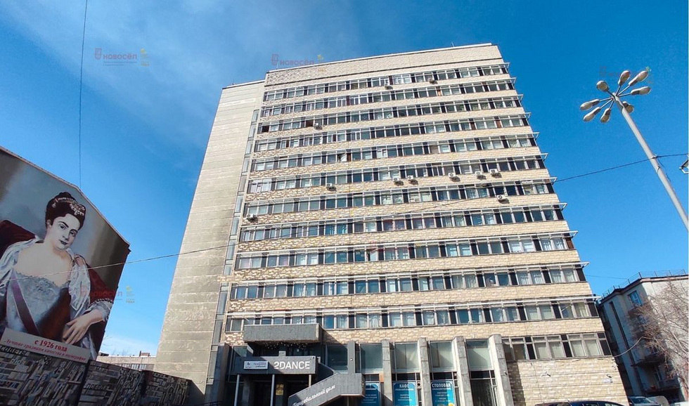 В Екатеринбурге выставили на продажу легендарное здание за 900 миллионов рублей В Екатеринбурге выставили на продажу легендарное здание за 900 миллионов рублей