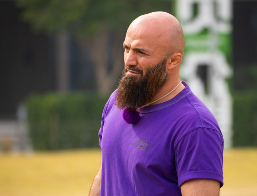 Уральский боец ответил ударом на удар участницам популярного реалити-шоу Уральский боец ответил ударом на удар участницам популярного реалити-шоу