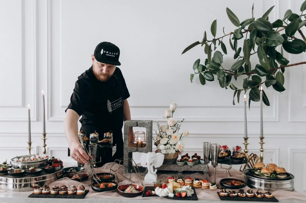 Кейтеринг как искусство удивлять: интервью с основателем и генеральным директором Chalfei Catering Расимом Салямовым Кейтеринг как искусство удивлять: интервью с основателем и генеральным директором Chalfei Catering Расимом Салямовым