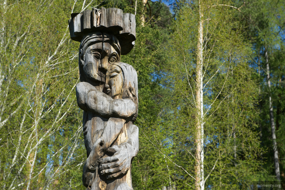 Деревянных идолов из парка Лесоводов России срочно вывезут на реставрацию Деревянных идолов из парка Лесоводов России срочно вывезут на реставрацию