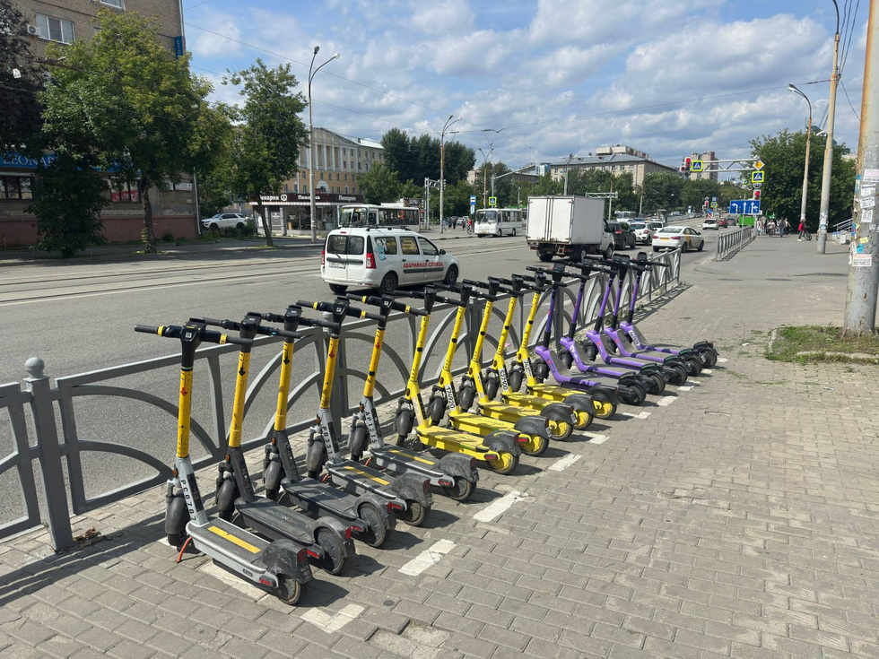 В Екатеринбурге появятся сотни парковок для электросамокатов В Екатеринбурге появятся сотни парковок для электросамокатов