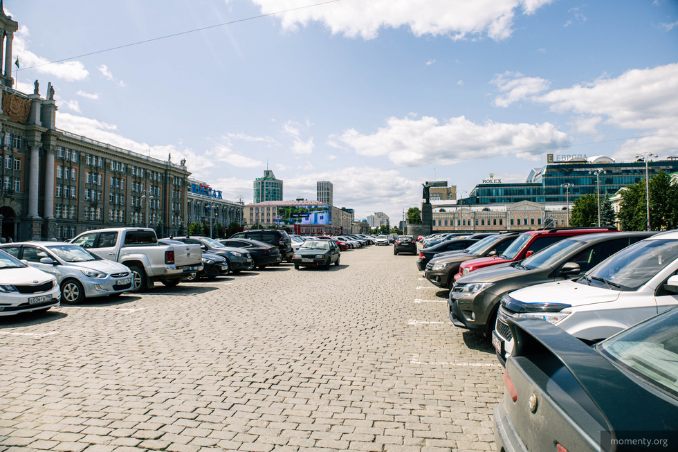В&nbsp;Екатеринбурге навсегда хотят избавиться от&nbsp;парковки на&nbsp;Площади 1905 года