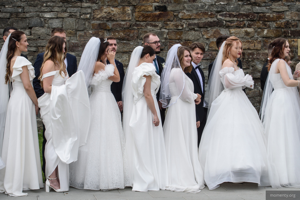 Две уральские пары поженятся на&nbsp;глазах у&nbsp;всей страны