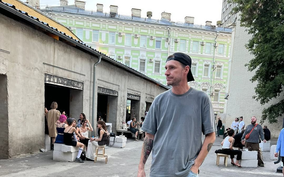 Владелец уральского ностальгического бара собирает деньги на зубы Владелец уральского ностальгического бара собирает деньги на зубы