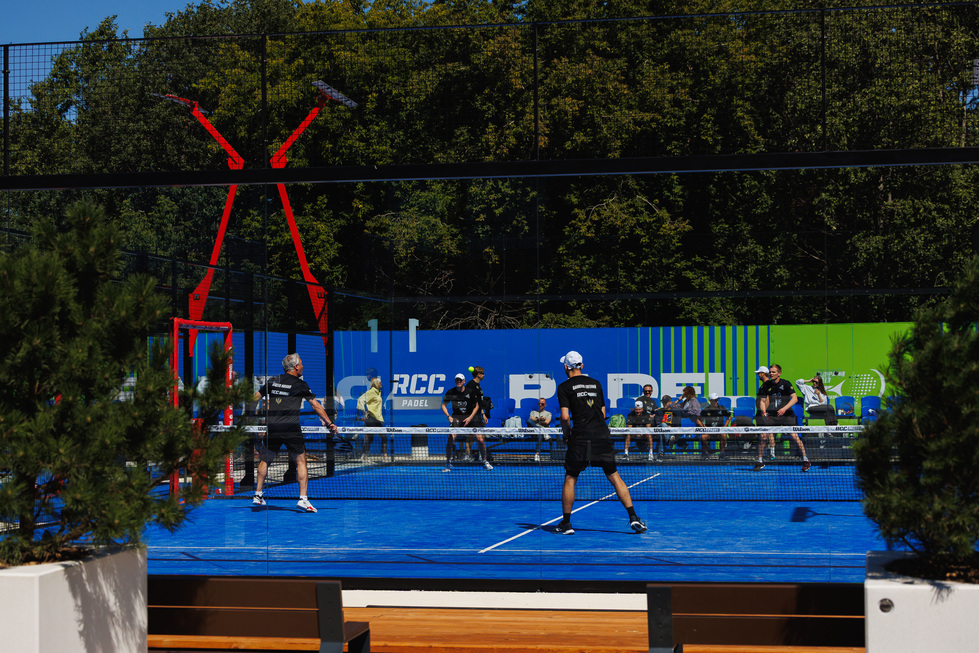 Стартовые инвестиции: сколько стоит начать играть в падел Стартовые инвестиции: сколько стоит начать играть в падел