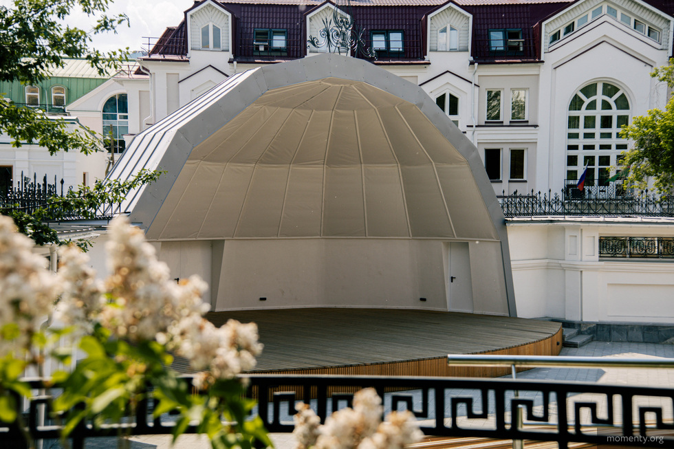 Уральцам покажут променад-спектакли по текстам уральских писателей Уральцам покажут променад-спектакли по текстам уральских писателей