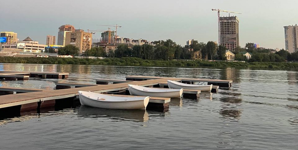 Екатеринбуржцам предлагают покататься на эстетичной шлюпке Екатеринбуржцам предлагают покататься на эстетичной шлюпке