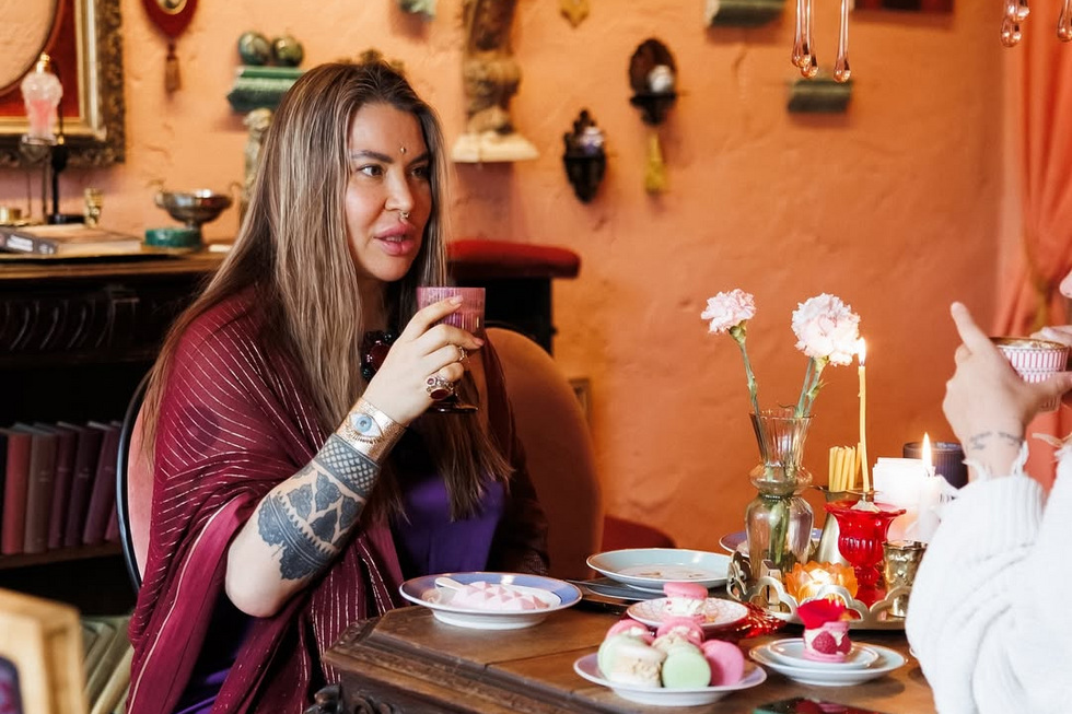 &laquo;Пора подключать мой магический отдел&raquo;: Рада Русских лишилась собственных брендов косметики