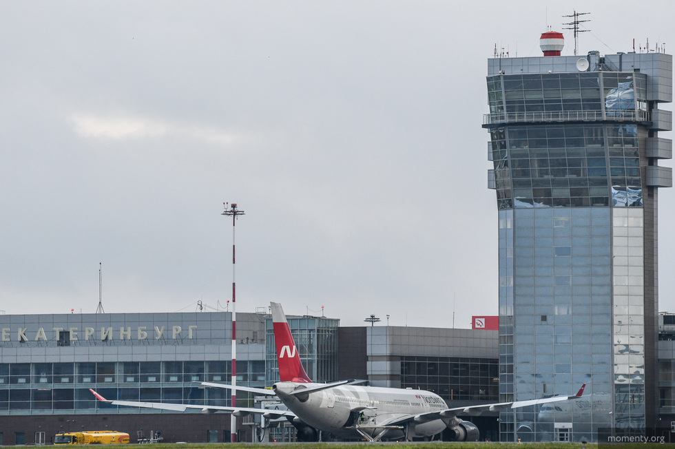 В Кольцово отменяют и задерживают рейсы В Кольцово отменяют и задерживают рейсы