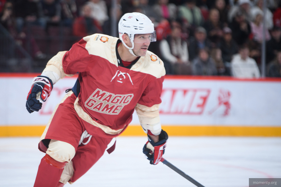 Звезды мирового хоккея вышли на&nbsp;лед в&nbsp;Екатеринбурге