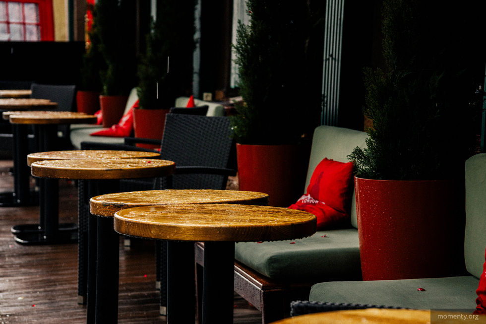 Телячье ребро под соусом «черный перец» и дачный салат. Гастроновости Екатеринбурга Телячье ребро под соусом «черный перец» и дачный салат. Гастроновости Екатеринбурга