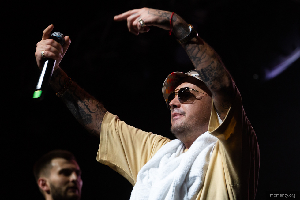 Гуфа ждут на прощальной летней вечеринке в модном баре Екатеринбурга Гуфа ждут на прощальной летней вечеринке в модном баре Екатеринбурга