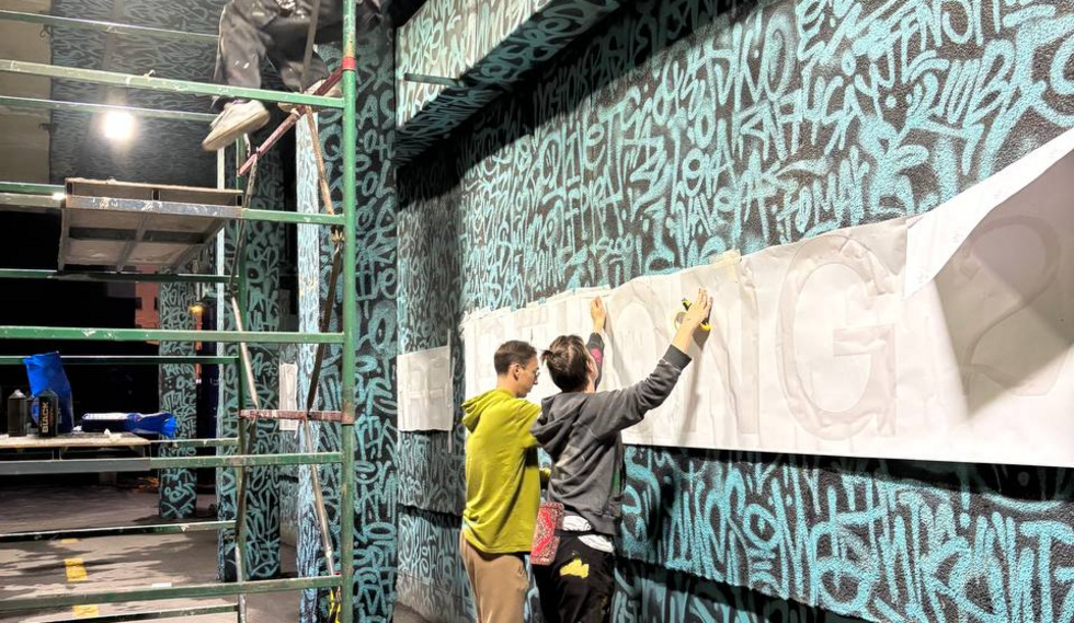 Екатеринбуржцы восстановили знаменитый арт-объект Покраса Лампаса Екатеринбуржцы восстановили знаменитый арт-объект Покраса Лампаса