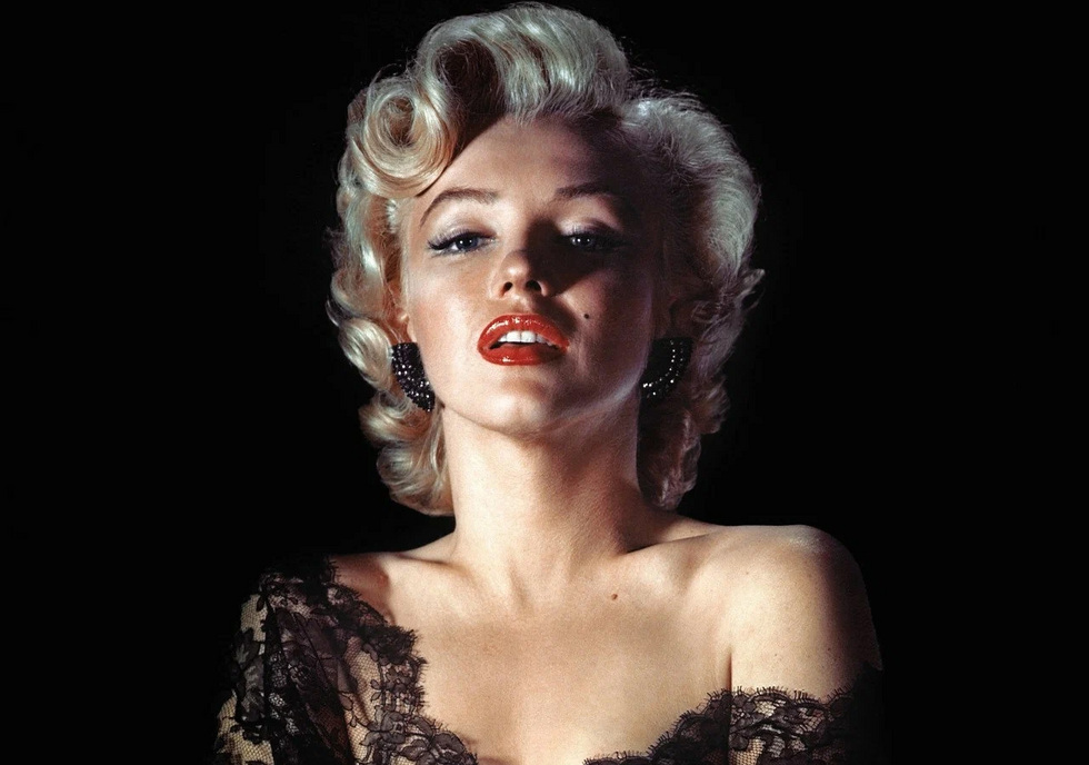 Вдохновляясь Старым Голливудом: раскрываем тематику премии «Моментов»-2025 Вдохновляясь Старым Голливудом: раскрываем тематику премии «Моментов»-2025