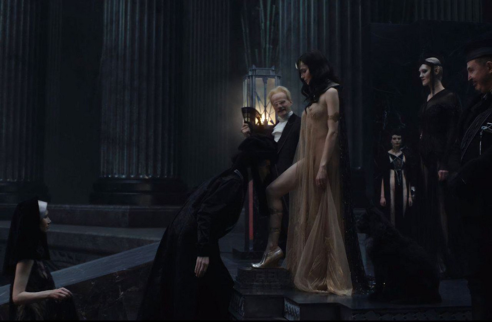 Уральцам предложили стать частью бала сатаны