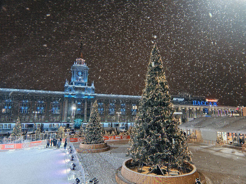 В Екатеринбурге сорвалось открытие главного катка В Екатеринбурге сорвалось открытие главного катка