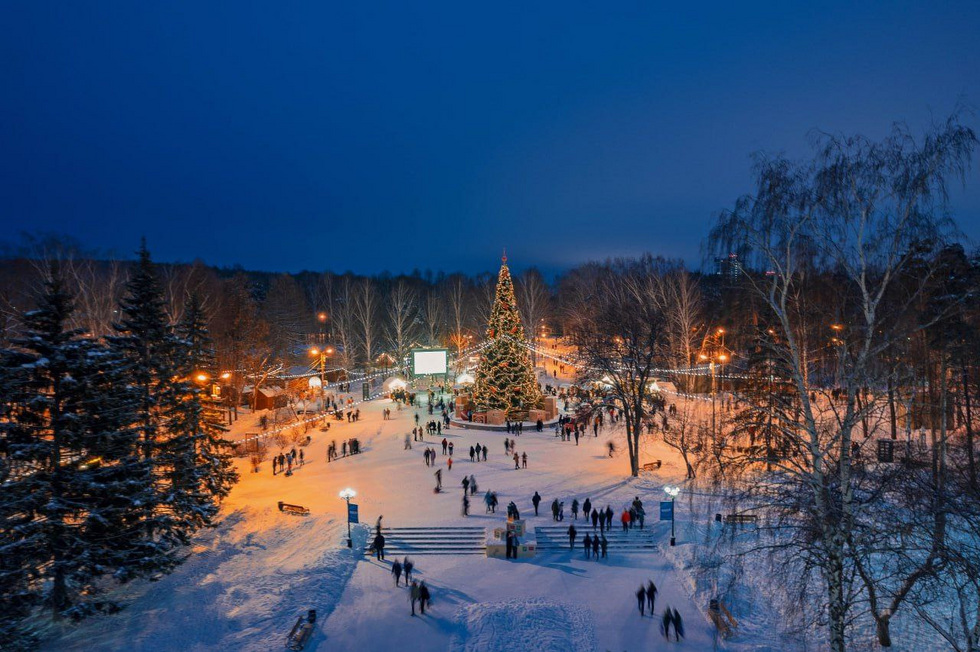 Погодные условия мешают открытию катка в главном парке Екатеринбурга Погодные условия мешают открытию катка в главном парке Екатеринбурга