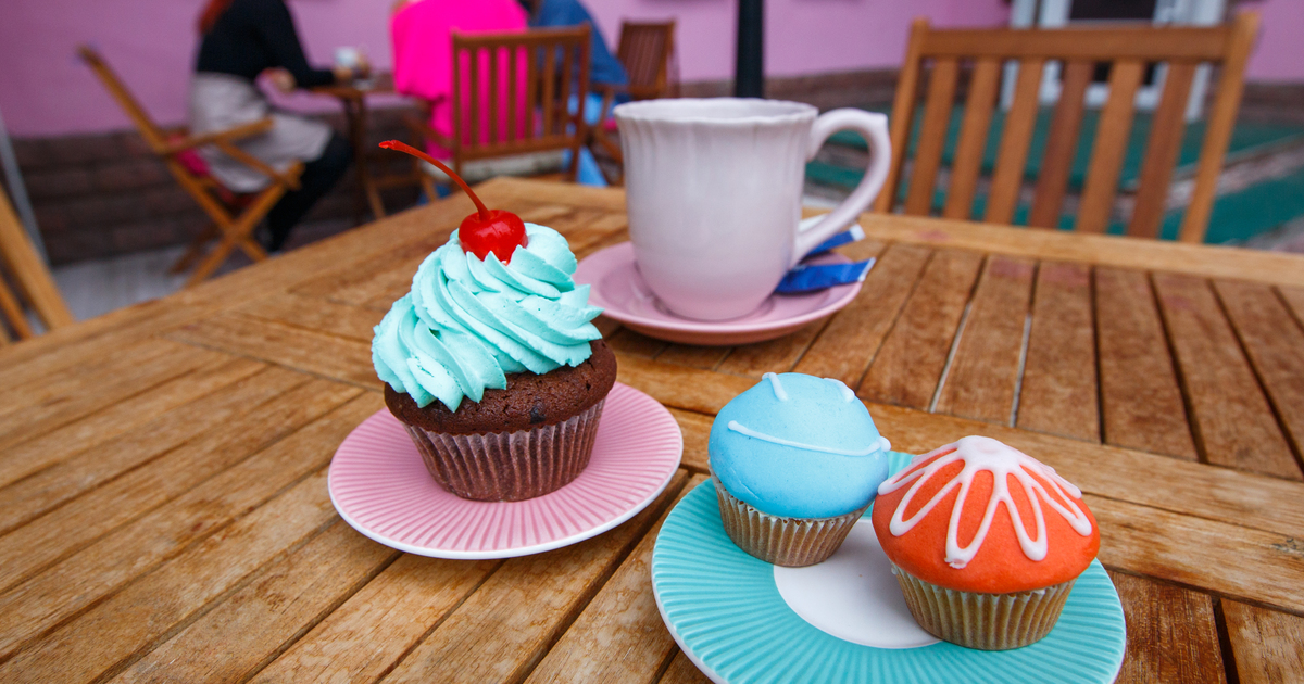 Встретимся в кафе капкейк. Капкейк в ресторане. Капкейня Тамбов. Cupcake Cafe Moscow.