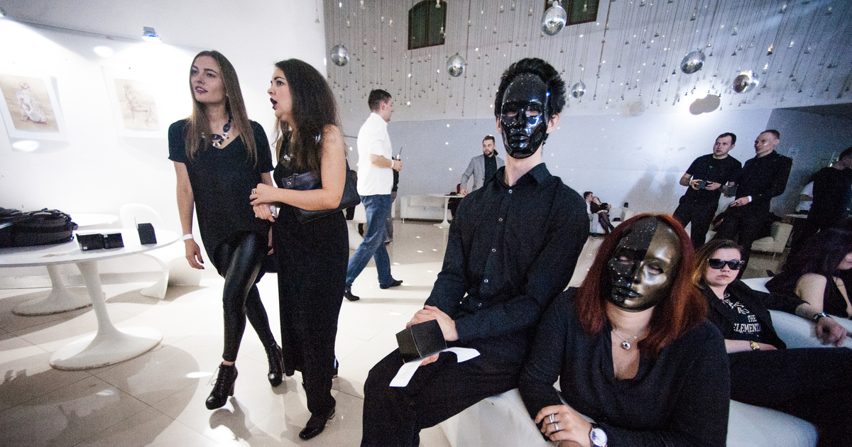 Кружевой ит стиліндегі салқын балапан