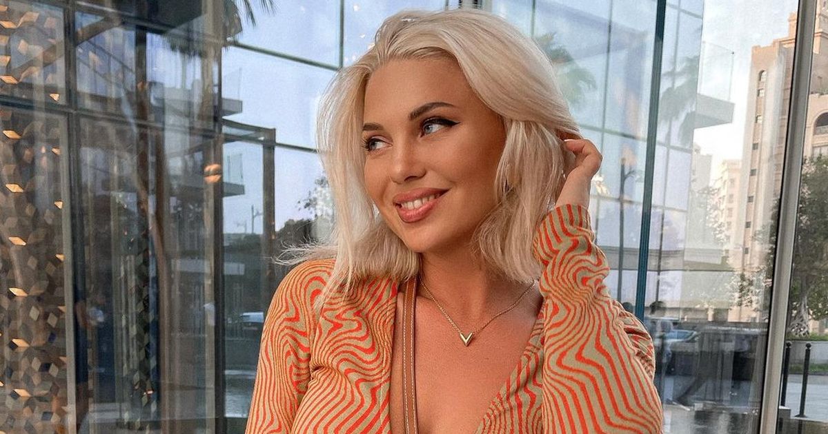 Emo minut beradi va onanizm qiladi